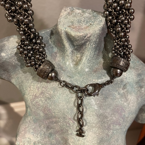CHANEL GRAY PEARLS CHOCKER NECKLACE - Picture 2 of 4